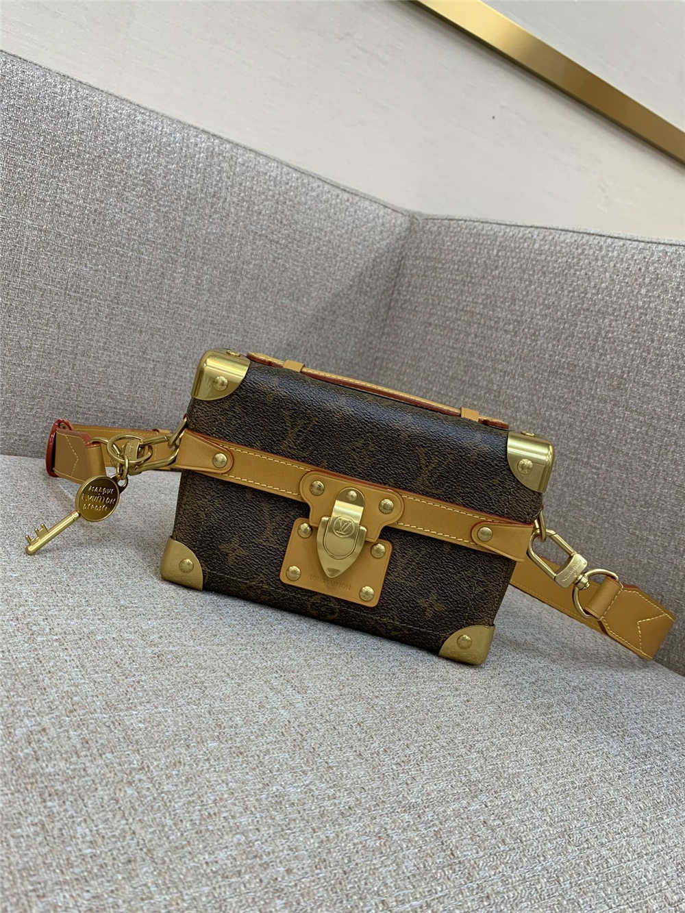 Louis Vuitton SOUL TRUNK EAST WEST  M11535  size：19x15x7cm 2025 new 